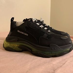 Balenciaga triple s runner